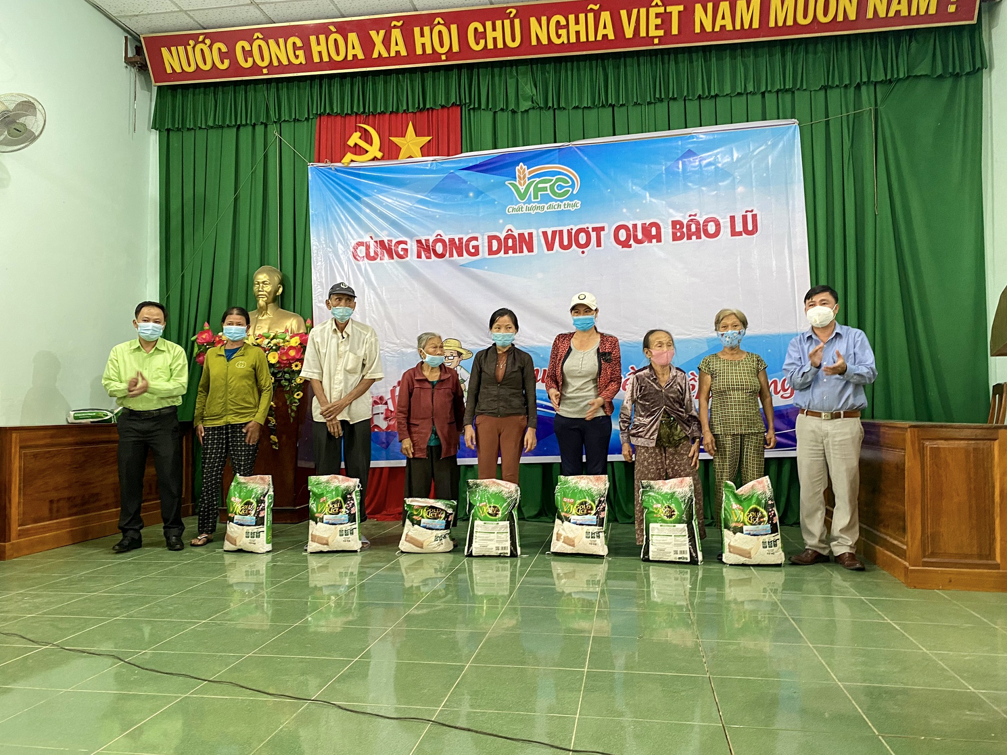 z2956504969414_8f901ee241be0d078255d31a9c2e1b57